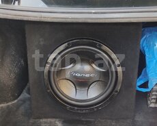 Pioneer səsgücləndiricisi və sabvufer