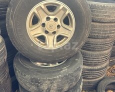 Toyota təkərləri R16