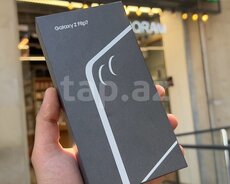 Samsung Galaxy Z Flip 7 Jet Black 256GB 12GB