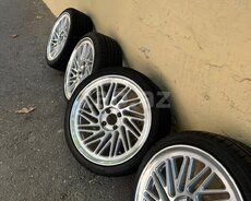 Vossen təkəri R17