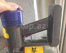 Dyson vertikal tozsoran V8