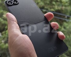 Samsung Galaxy Z Flip 7 Jet Black 512GB 12GB