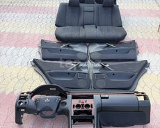 Oturacaqlar, qapı üzlükləri və ön panel