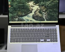 Asus Vivobook F1504V