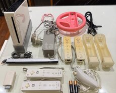 Nintendo Wii (RVL-001) oyun konsolu, 18 oyun diski və aksesuarlar
