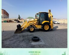 Tikinti yükləyici Komatsu, 2013 il
