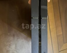 Sony PlayStation 4