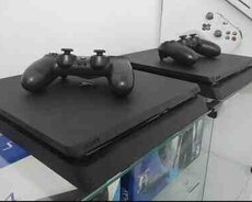 Sony PlayStation 4