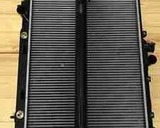 İnfinity FX35 üçün radiator hissəsi