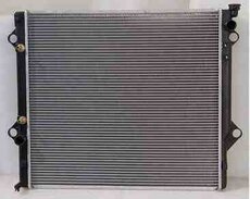 Toyota Land Cruiser Prado 2003-2008 su radiatoru