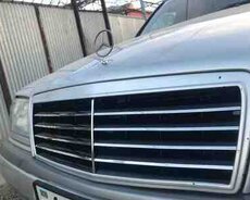 Mercedes W202 radiator barmaqlığı