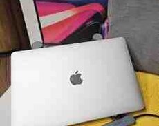 Apple Macbook Pro M2