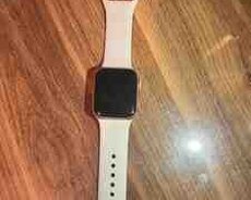 Apple Watch SE Gold 44mm