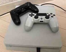 PlayStation 4 Slim